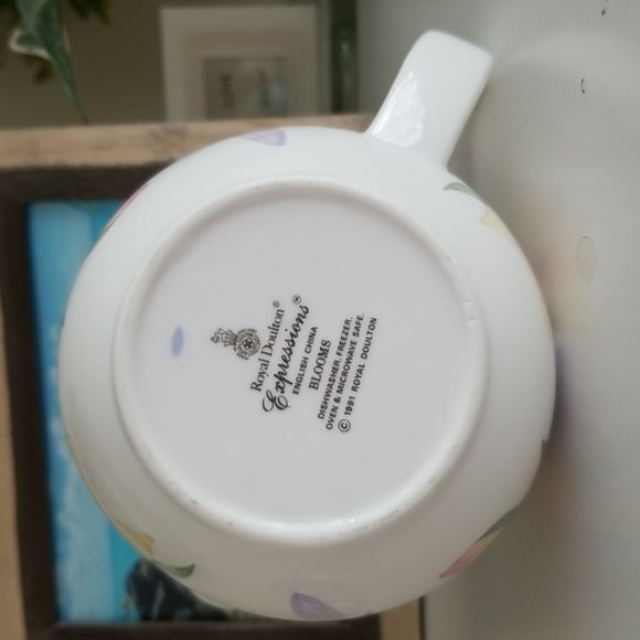 Royal Doulton pitcher - Picture 5 of 8